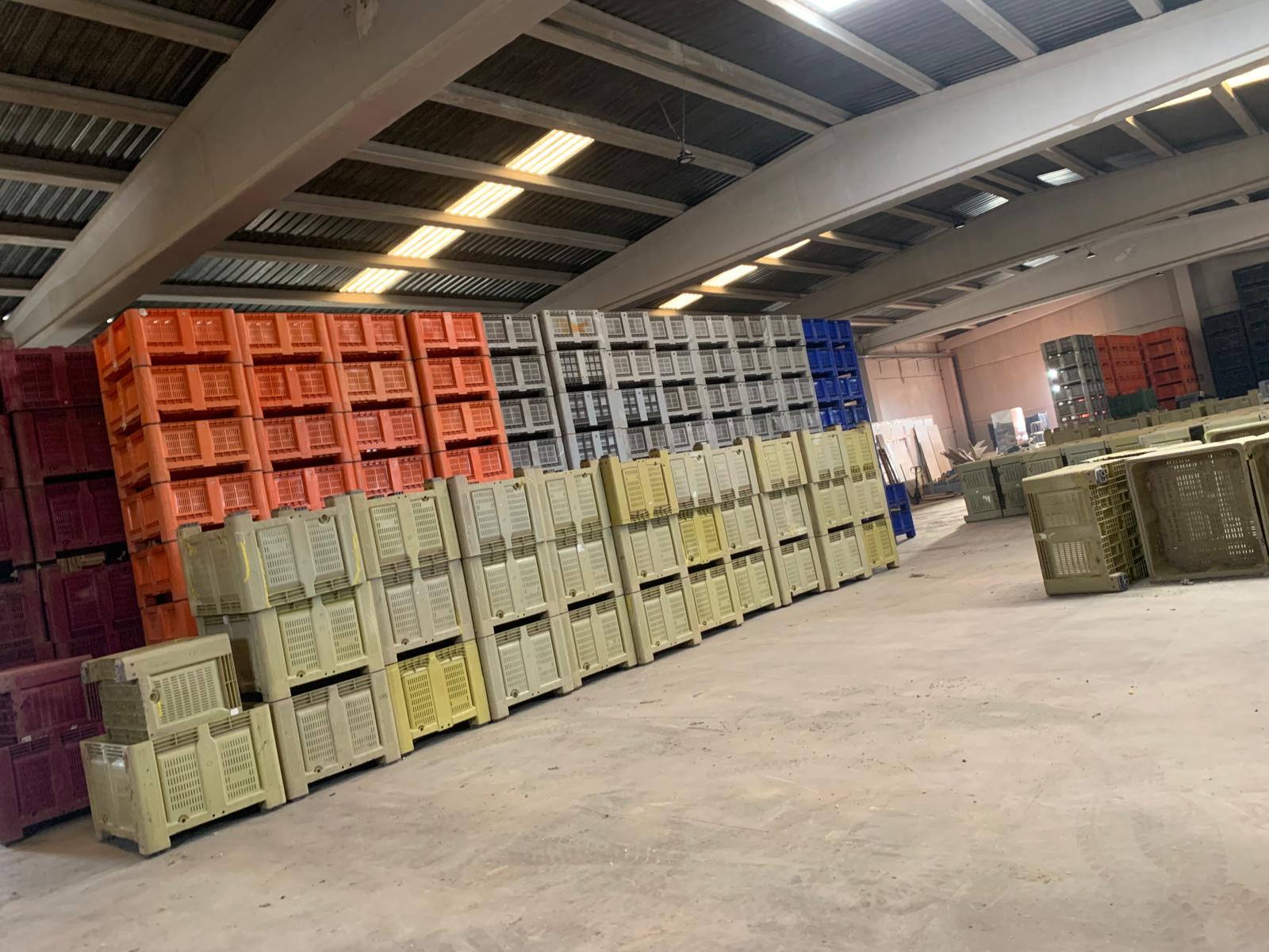 Servicio de alquiler de boxes y palots resistentes para campañas agrícolas y necesidades temporales